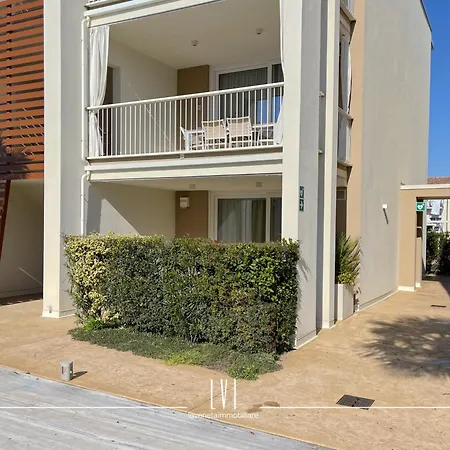 Wave Apartment